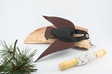 Federspiel mit Flügeln und Schnur