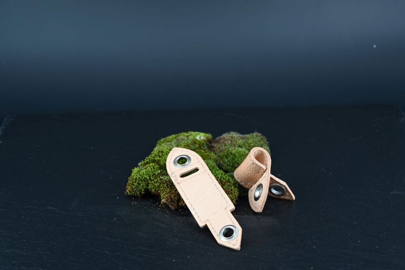 Klappengeschüh für mittlere Greifvögel